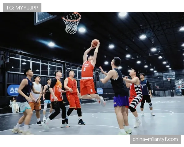 抢篮板犯规判定：篮球规则如何界定合法身体接触？